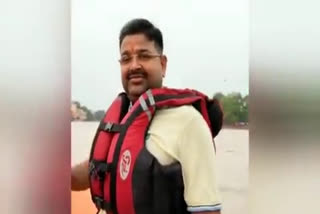 BJP leader Vikas Tiwari enjoying a picnic on life saving boat