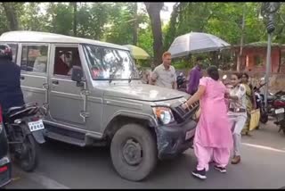 Fight between the police and family of the accused