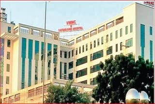 Baby Born Outside Safdarjung Hospital