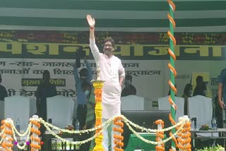 CM Hemant Soren in Sarvajan Pension Yojana program in Dumka