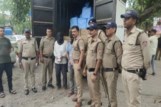 Two smugglers arrested with 40 boxes of illegal English liquor in Kashipur