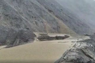 Jammu-Srinagar highway reopens for one-way traffic