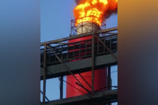 Explosion in FGD plant in Solapur  FGD plant in Solapur  fire accident  Explosion during demonstration of NTPC s FGD plant in Solapur  சோலாப்பூர் FGD ஆலையில் திடீர் தீ விபத்து  FGD ஆலை  சோலாப்பூர் FGD ஆலை  தீ விபத்து