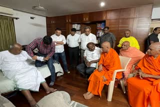 Nirmalanandanath Swamiji of Adichunchanagiri Math inquired about Deve Gowda s health