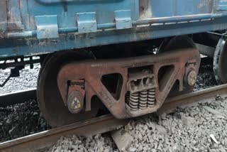 wagons of coal loaded train derailed in Bilaspur
