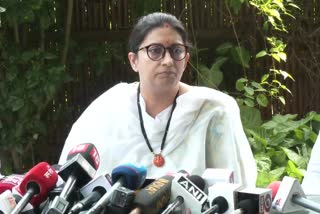 smriti irani daughter bar licence