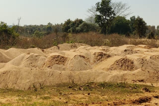 Action on illegal sand mining in Khunti