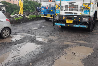 Road potholes in Thane