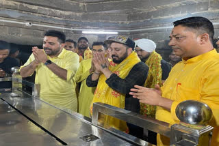 Mika Singh reached Baglamukhi Mata Temple