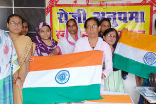 Muslim Women Of Satna Shaping Tricolor