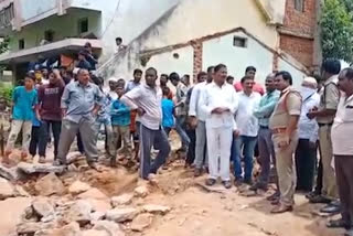 Demolition of houses for construction of buggavanka safety wall