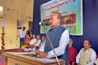 sanskrit-teaches-culture-to-people-says-former-minister-eshwarappa
