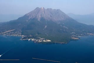 Volcanic-eruption-in-Japan