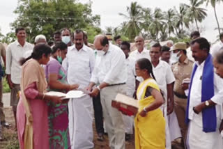 திருப்பூர் குமரன், பொல்லானுக்கு நினைவு மண்டபம்; இடத்தினை அமைச்சர் முத்துசாமி ஆய்வு!