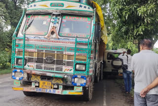 Sultanpur truck accident