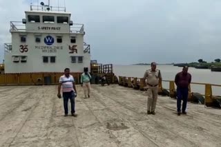 Administration seized illegally operated ship at Ganga Ghat in Sahibganj