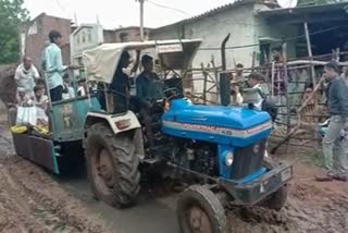 last Journey before Funeral taken out by tractor of 5 people who died due to Illicit Liquor In botad