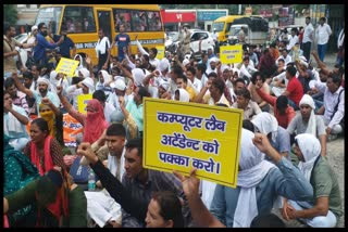 Lab attendants protest in Karnal