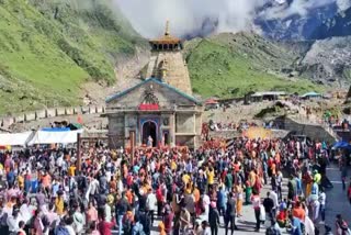 large-number-of-devotees-are-reaching-kedarnath-in-sawan
