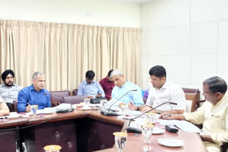 Deputy CM Dushyant Chautala held a meeting in delhi