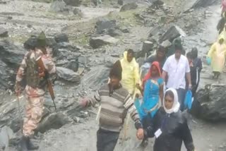 amarnath-yatra-suspended-due-to-heavy-rains-in-cave