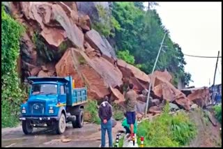 Manali Leh road closed due to landslide