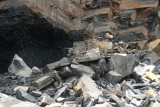 laborer died due to debris in illegal mining in Dhanbad