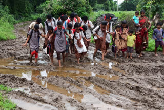 Bad condition of Golhewadi-Saigaon road