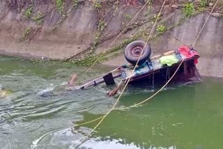 bullock-carts-fell-into-a-canal-in-mandya