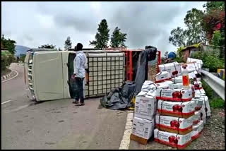 Bolero overturned on Jabli Road