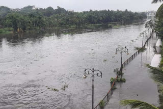 heavy flow in Musi river