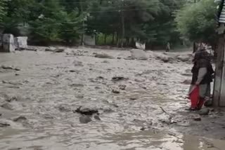 Srinagar-Leh highway closed after mudslides at Klangund in Ganderbal