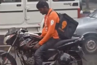 Watch: Swiggy delivery man toiling to deliver flavoursome food in deluge