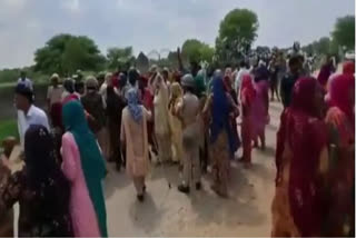 stone pelting in hanumangarh