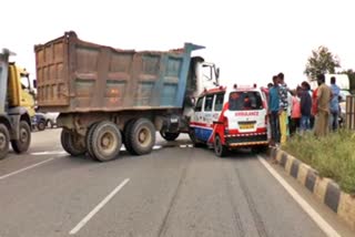 ಅಪಘಾತಕ್ಕೀಡಾದ ಲಾರಿ