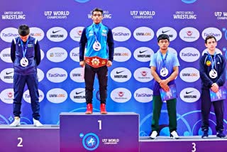 India  wrestling  Greco-Roman Wrestling  Indian wrestling  Suraj Vashisht  Suraj Vashishth Gold Medal  U17 World Championship  भारतीय पहलवान सूरज वशिष्ठ  अंडर 17 वर्ल्ड चैम्पियनशिप  अंडर 17 रेसलिंग चैम्पियनशिप  सूरज वशिष्ठ ने जीता गोल्ड मेडल