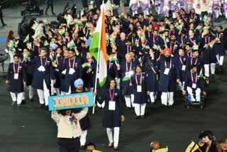 PV Sindhu Manpreet Singh Lead Indian Contingent At Opening Ceremony