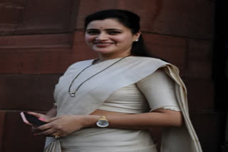 Parliamentarian Navneet Rana has disclosed to the media that her life was under threat and that a letter purportedly written by one of her "well wishers" stated that she was being followed and that she should exercise caution.