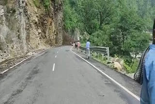 Gangotri Highway opened after seven hours near Bandarkot