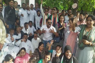 Surat Congress Protest : કોંગ્રેસ દ્વારા પોલીસ કમિશનરને આવેદન અપાયું, શેનો હતો વિરોધ ?