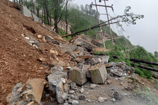 Wall of Kinkari Devi Park collapsed in Sangrah