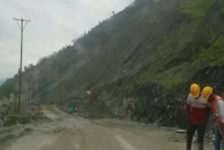 jammu-srinagar-highway-reopened-stranded-vehicles-cleared