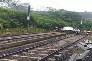 Road accident in Ranchi car fell from bridge on railway track