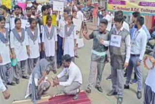 students-perform-street-play-regarding-awareness-of-ban-on-single-use-plastic-in-giridih