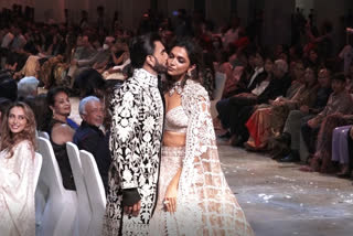 Ranveer Singh Deepika Padukone,Ranveer Singh Deepika Padukone latest photos,Ranveer Singh Deepika Padukone photos,Ranveer Singh photos,Deepika Padukone photos,2022ರ ಮಿಜ್ವಾನ್ ಫ್ಯಾಶನ್ ಶೋ,ಬಾಲಿವುಡ್‌ನ ಪವರ್ ಕಪಲ್,ರಣವೀರ್ ಸಿಂಗ್ ಮತ್ತು ದೀಪಿಕಾ ಪಡುಕೋಣೆ,ದೀಪಿಕಾ ಪಡುಕೋಣೆ ರ‍್ಯಾಂಪ್ ವಾಕ್,ರಣವೀರ್ ಸಿಂಗ್ ರ‍್ಯಾಂಪ್ ವಾಕ್,ಫ್ಯಾಷನ್ ಡಿಸೈನರ್ ಮನೀಶ್ ಮಲ್ಹೋತ್ರಾ