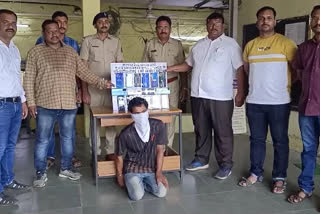 local train passengers mobile phones will be looted thieves arrest by kalyan rpf