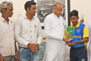 Rajasthan Teen Bowler, Praised By Rahul Gandhi, gets training assurance for CM Gehlot