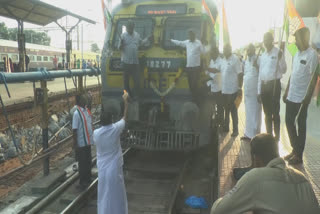 2 ஆண்டுகளுக்கு பின் ஈரோடு - பாலக்காடு ரயில் சேவை தொடக்கம்