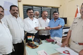 devotee returned 2 lakhs of money to Male Mahadeshwara Hills temple