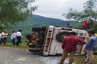 کوٹرنکا سڑک حادثے میں 10افراد زخمی